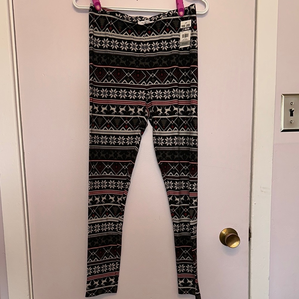 NWT mySTYLE Christmas Leggings